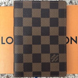 Louis Vuitton Passport Holder damier ebene
